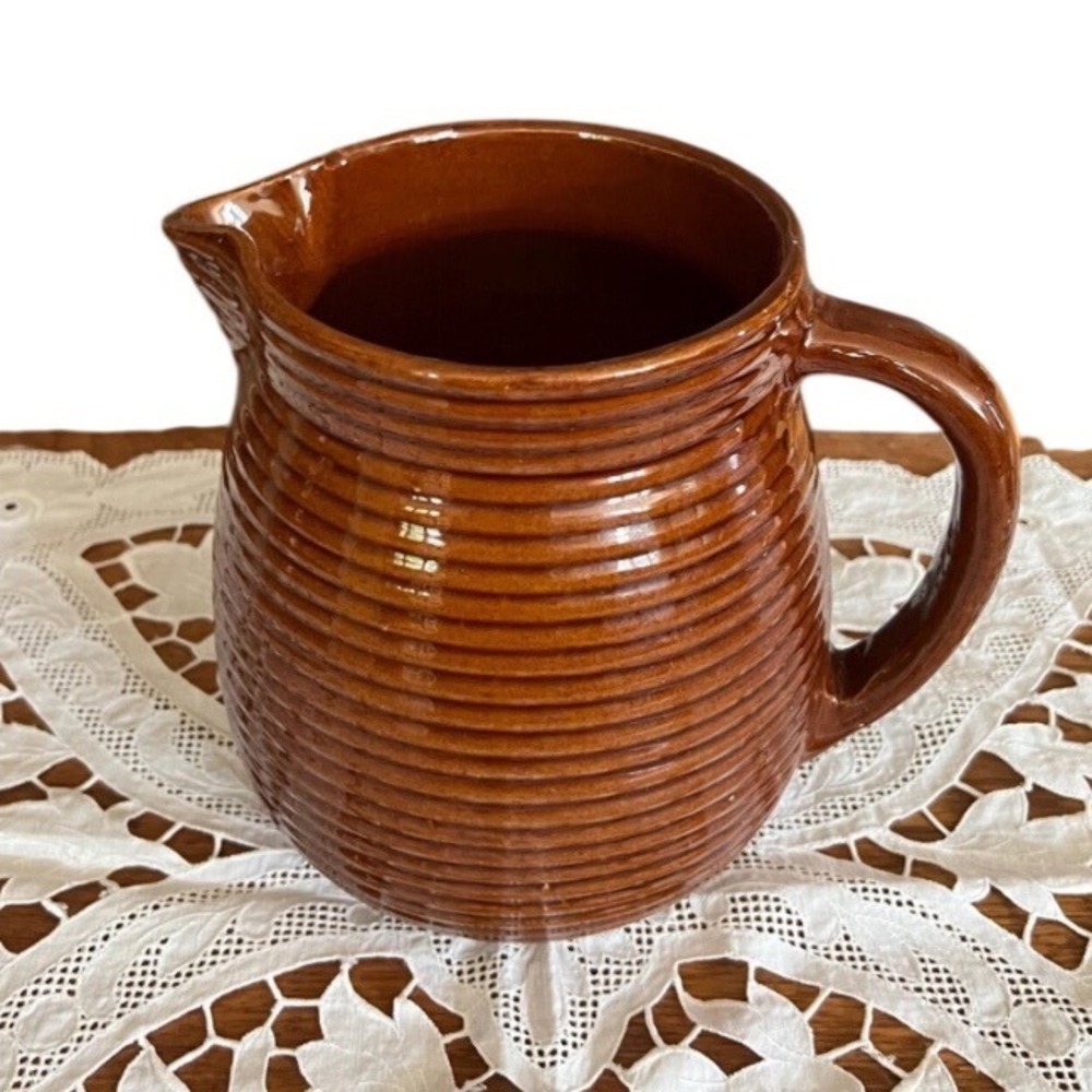 McCoy Vtg Brown Monmouth Pottery Beehive Pitcher‎ Maple leaf marked Jug